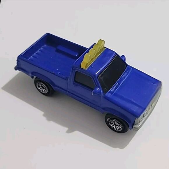 MATTEL 2002 MCDONALDS HAPPY MEAL BLUE DODGE DAKOTA DIECAST TOY TRUCK NIB - Picture 4 of 5